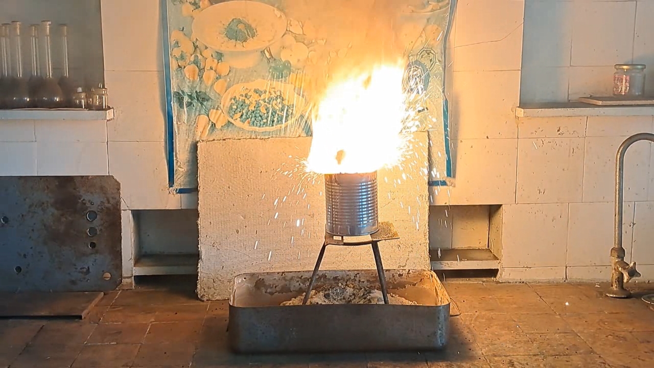 Combustion of Thermite: Iron(II, III) Oxide/Aluminum (Fe3O4/Al)