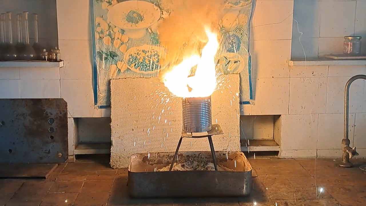 Combustion of Thermite: Iron(II, III) Oxide/Aluminum (Fe3O4/Al)