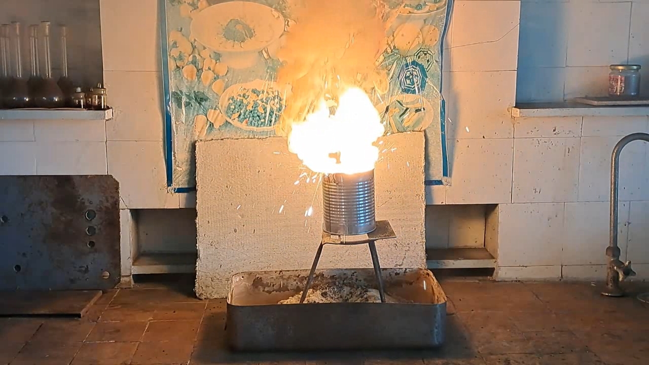 Combustion of Thermite: Iron(II, III) Oxide/Aluminum (Fe3O4/Al)