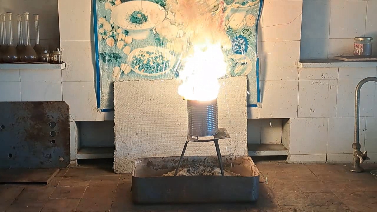 Combustion of Thermite: Iron(II, III) Oxide/Aluminum (Fe3O4/Al)
