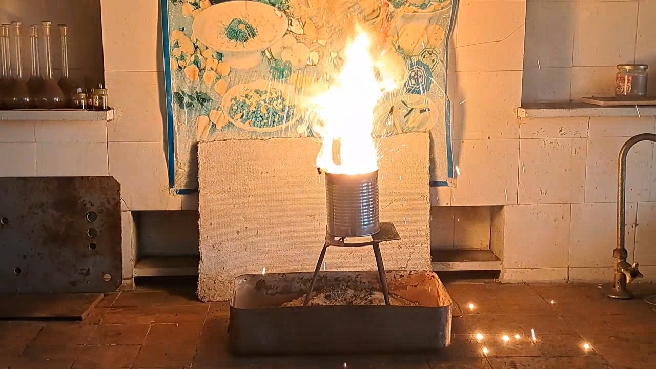 Combustion of Thermite: Iron(II, III) Oxide/Aluminum (Fe3O4/Al)