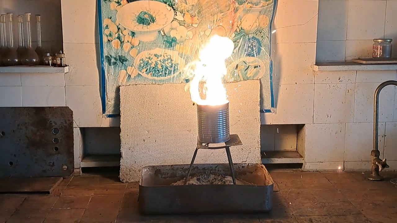 Combustion of Thermite: Iron(II, III) Oxide/Aluminum (Fe3O4/Al)