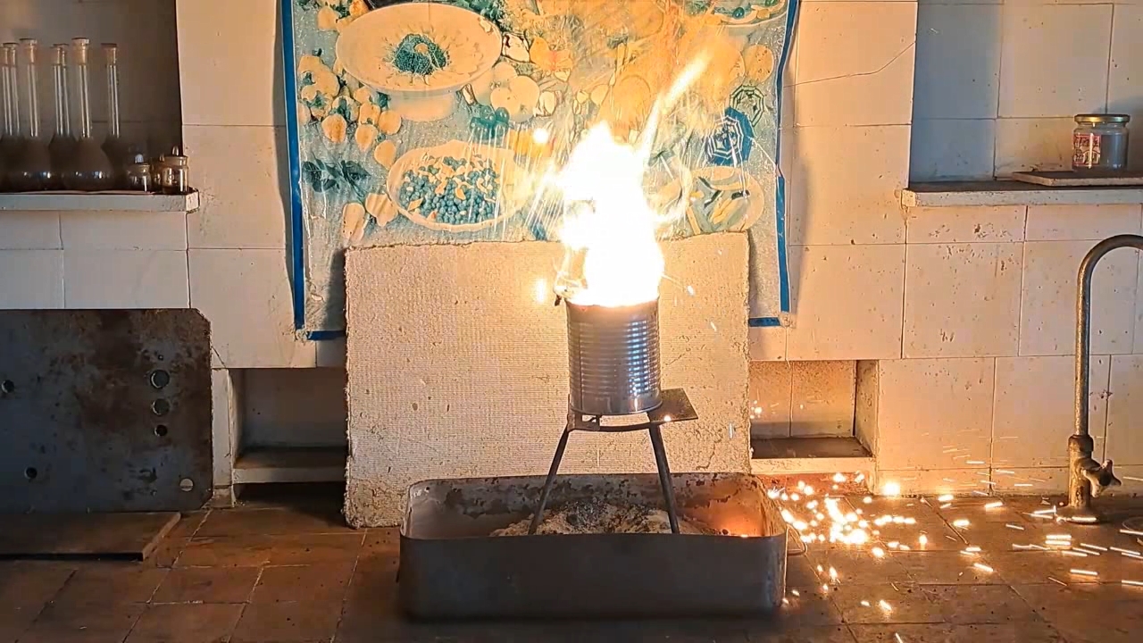 Combustion of Thermite: Iron(II, III) Oxide/Aluminum (Fe3O4/Al)