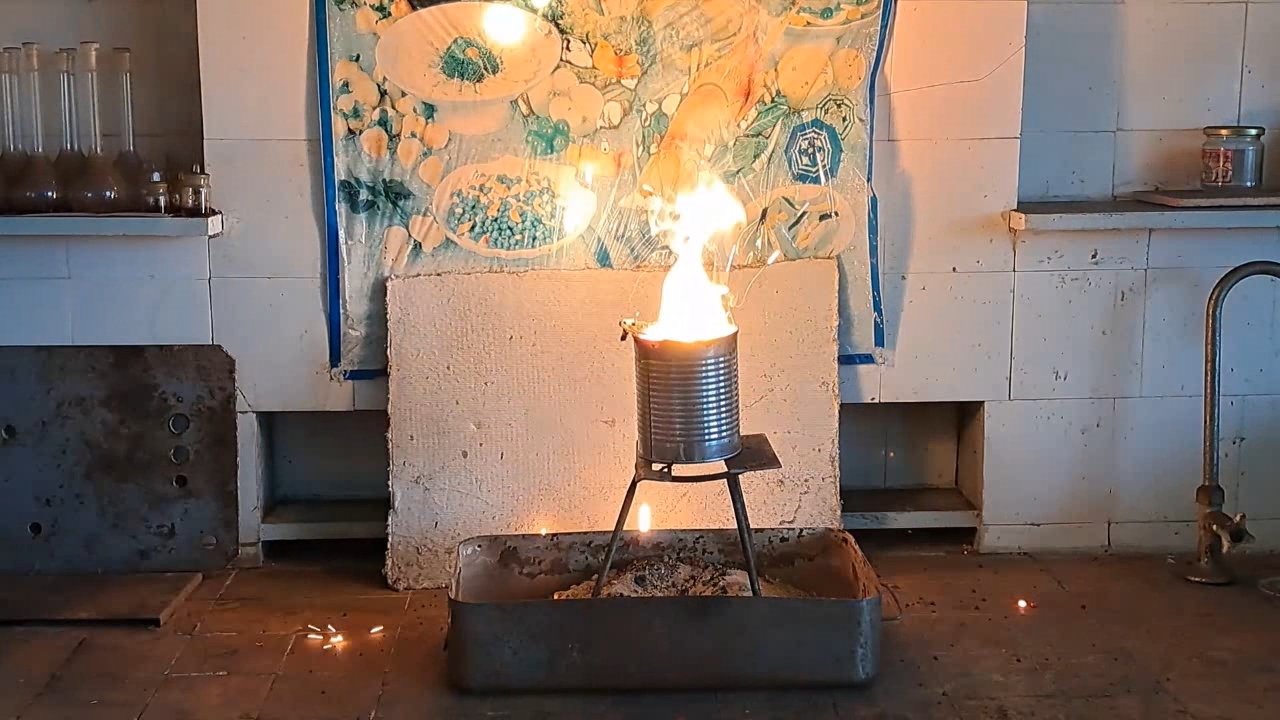 Combustion of Thermite: Iron(II, III) Oxide/Aluminum (Fe3O4/Al)