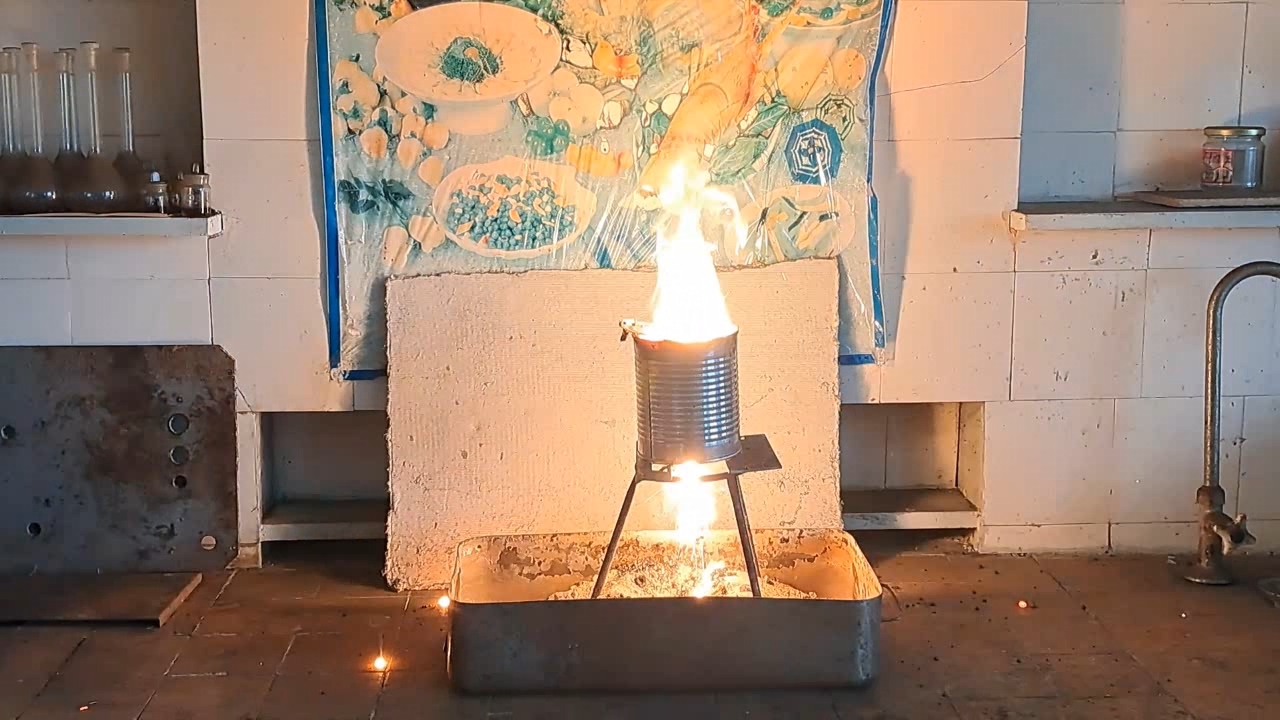 Combustion of Thermite: Iron(II, III) Oxide/Aluminum (Fe3O4/Al)