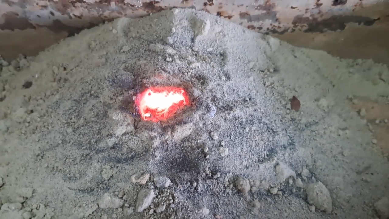 Combustion of Thermite: Iron(II, III) Oxide/Aluminum (Fe3O4/Al)
