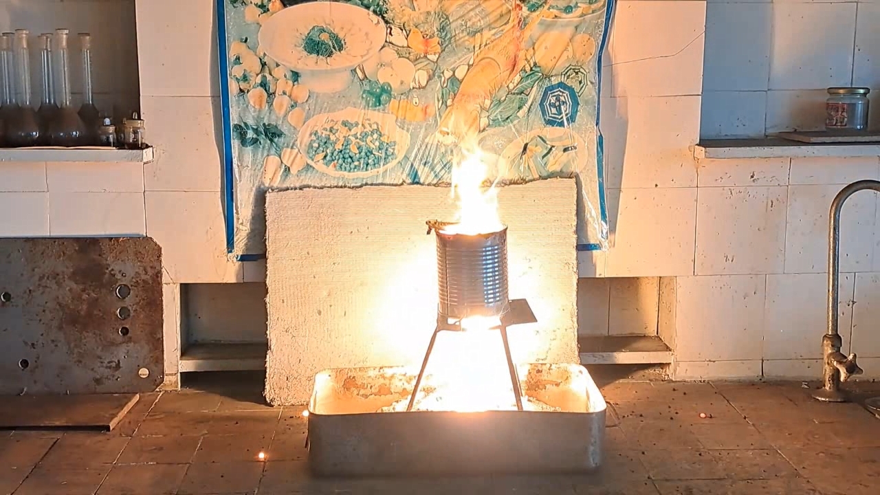 Combustion of Thermite: Iron(II, III) Oxide/Aluminum (Fe3O4/Al)