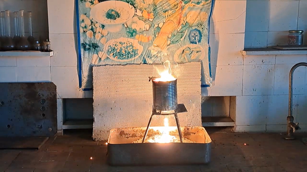 Combustion of Thermite: Iron(II, III) Oxide/Aluminum (Fe3O4/Al)