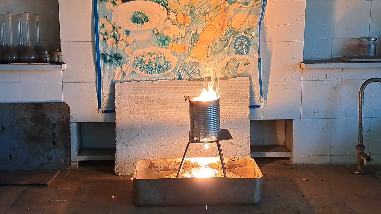 Combustion of Thermite: Iron(II, III) Oxide/Aluminum (Fe3O4/Al)