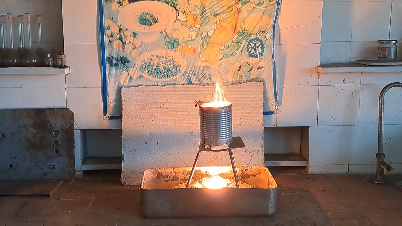 Combustion of Thermite: Iron(II, III) Oxide/Aluminum (Fe3O4/Al)