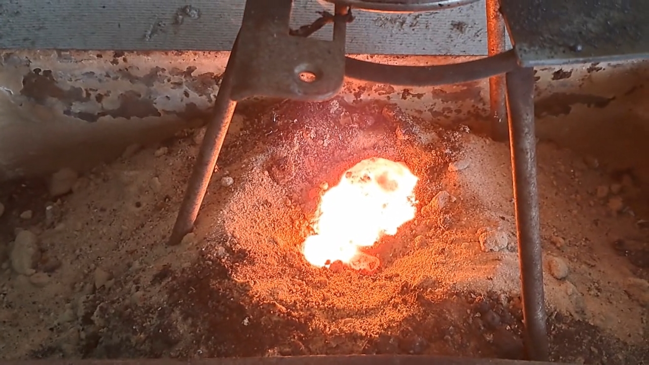 Combustion of Thermite: Iron(II, III) Oxide/Aluminum (Fe3O4/Al)