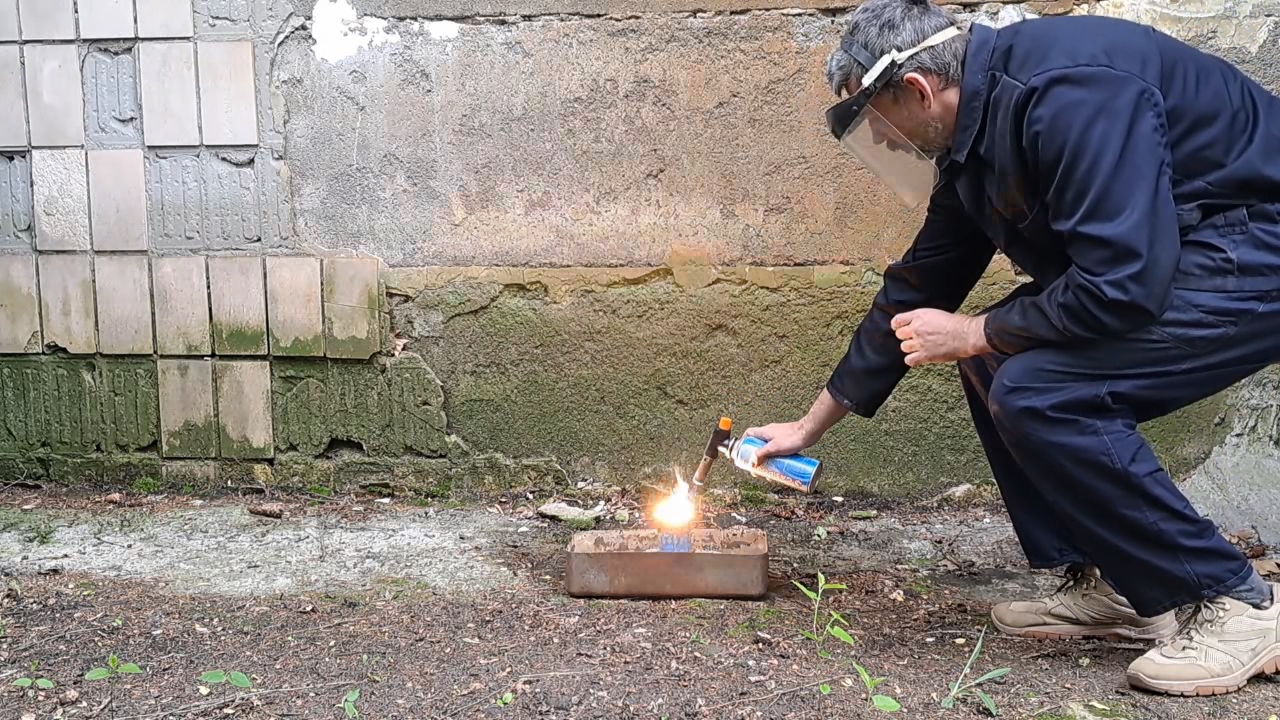 Combustion of Thermite: Iron(II, III) Oxide/Aluminum (Fe3O4/Al)