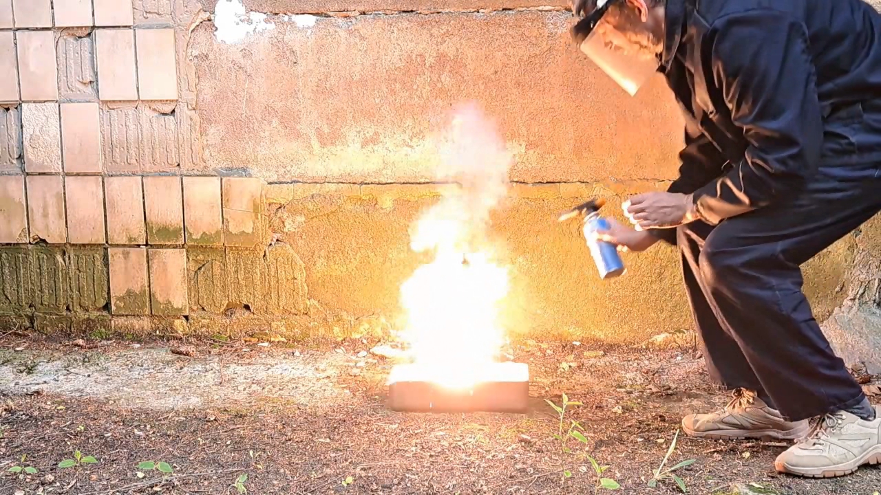 Combustion of Thermite: Iron(II, III) Oxide/Aluminum (Fe3O4/Al)
