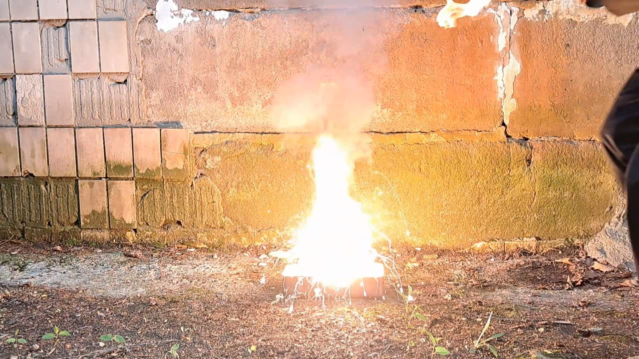 Combustion of Thermite: Iron(II, III) Oxide/Aluminum (Fe3O4/Al)