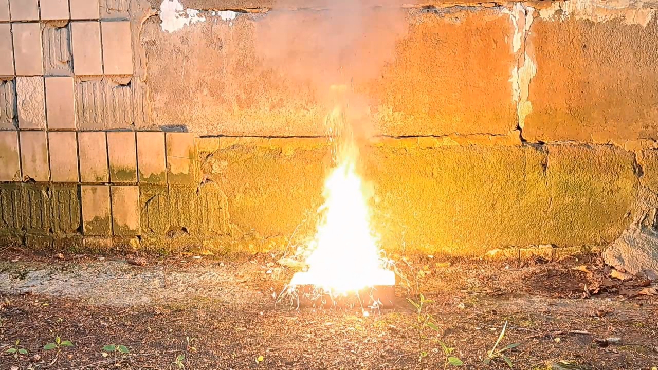 Combustion of Thermite: Iron(II, III) Oxide/Aluminum (Fe3O4/Al)