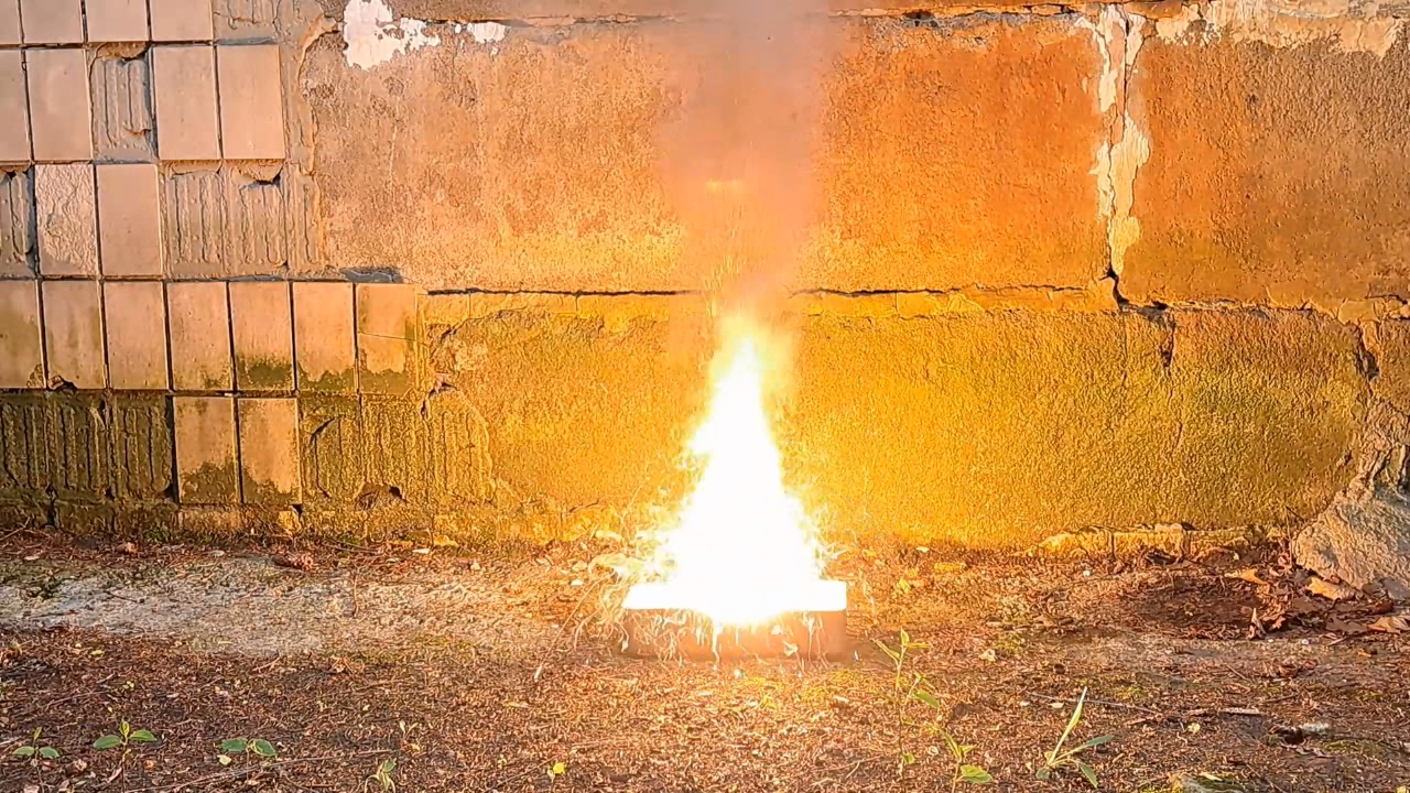 Combustion of Thermite: Iron(II, III) Oxide/Aluminum (Fe3O4/Al)