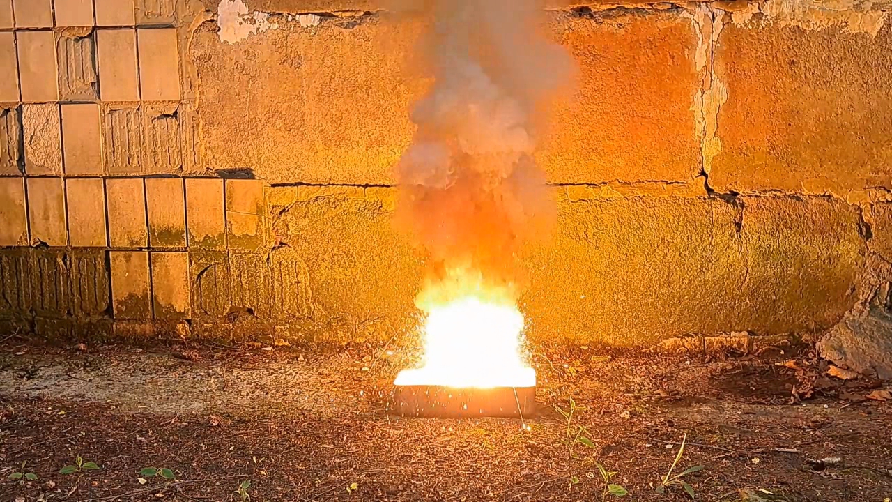 Combustion of Thermite: Iron(II, III) Oxide/Aluminum (Fe3O4/Al)