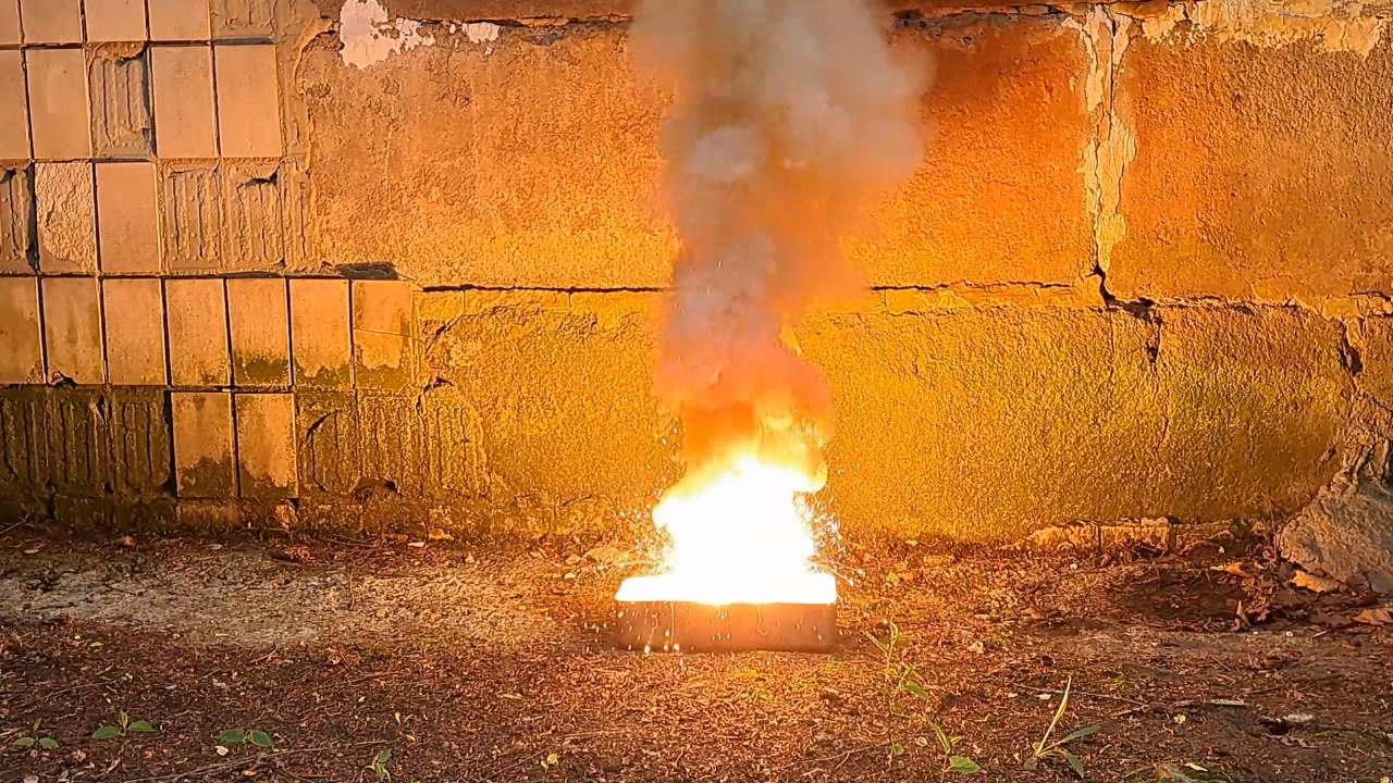 Combustion of Thermite: Iron(II, III) Oxide/Aluminum (Fe3O4/Al)