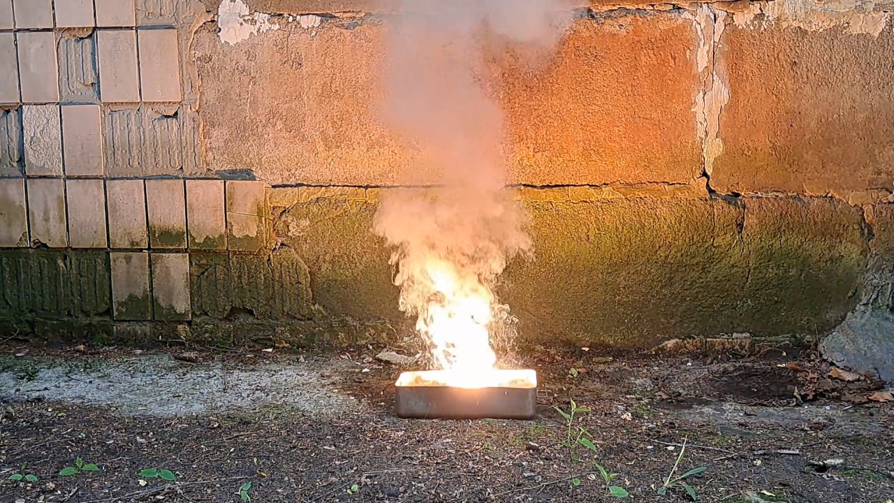 Combustion of Thermite: Iron(II, III) Oxide/Aluminum (Fe3O4/Al)
