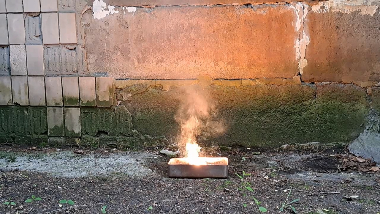 Combustion of Thermite: Iron(II, III) Oxide/Aluminum (Fe3O4/Al)