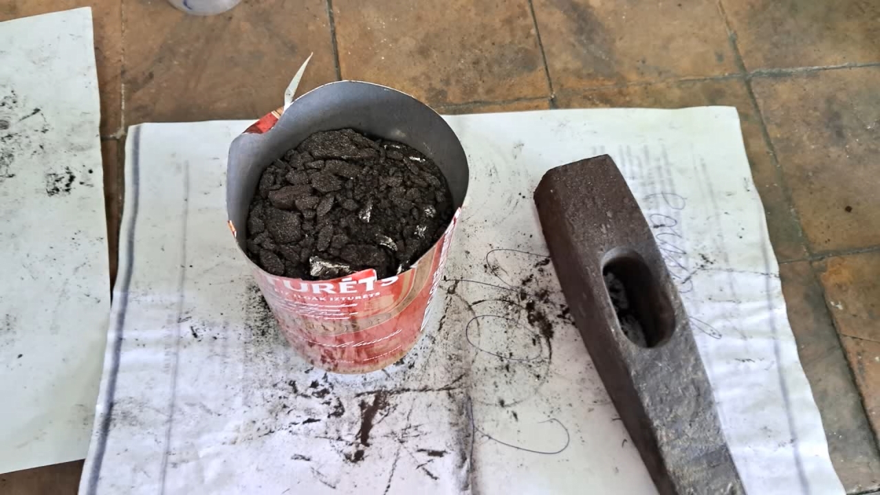 Combustion of Thermite: Iron(II, III) Oxide/Aluminum/Magnesium (Fe3O4/Al/Mg)