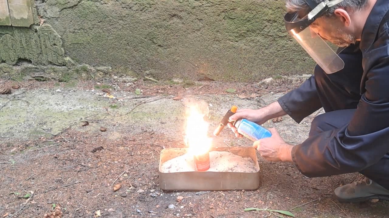 Combustion of Thermite: Iron(II, III) Oxide/Aluminum/Magnesium (Fe3O4/Al/Mg)