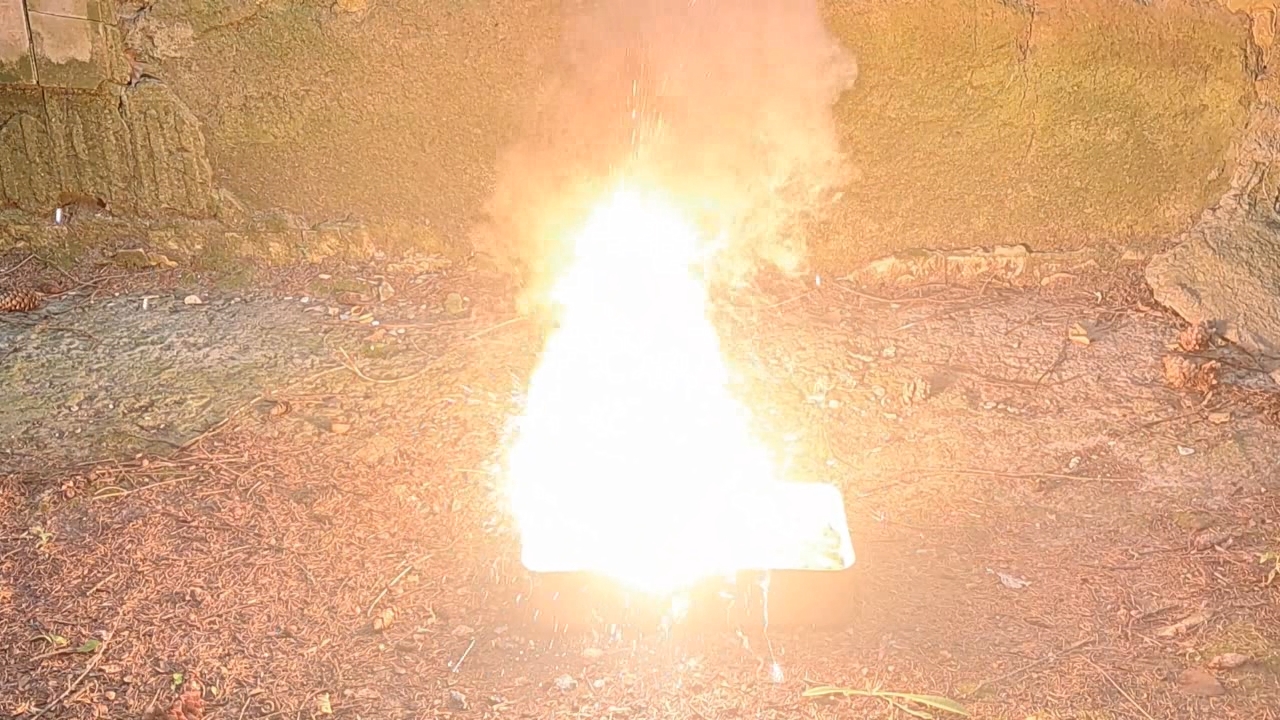 Combustion of Thermite: Iron(II, III) Oxide/Aluminum/Magnesium (Fe3O4/Al/Mg)