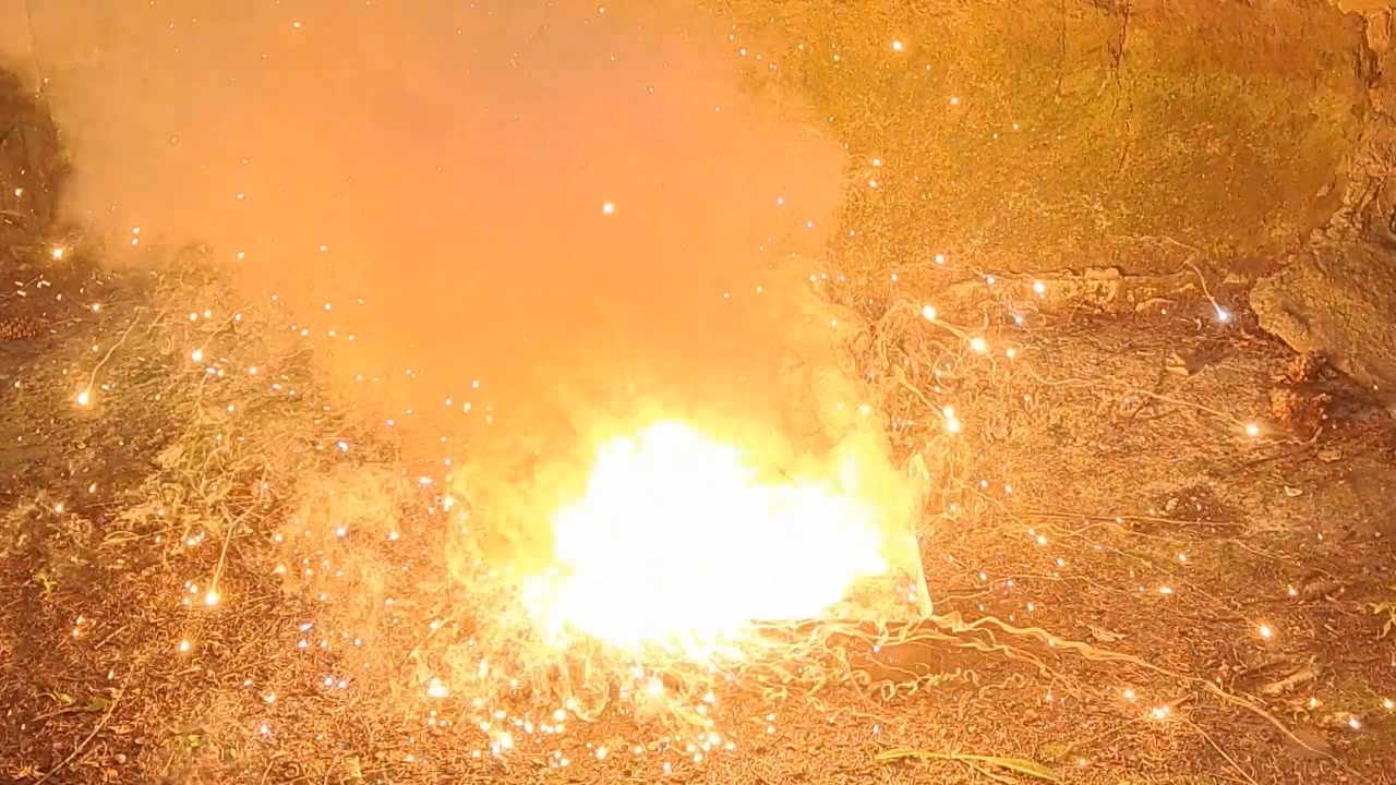 Combustion of Thermite: Iron(II, III) Oxide/Aluminum/Magnesium (Fe3O4/Al/Mg)