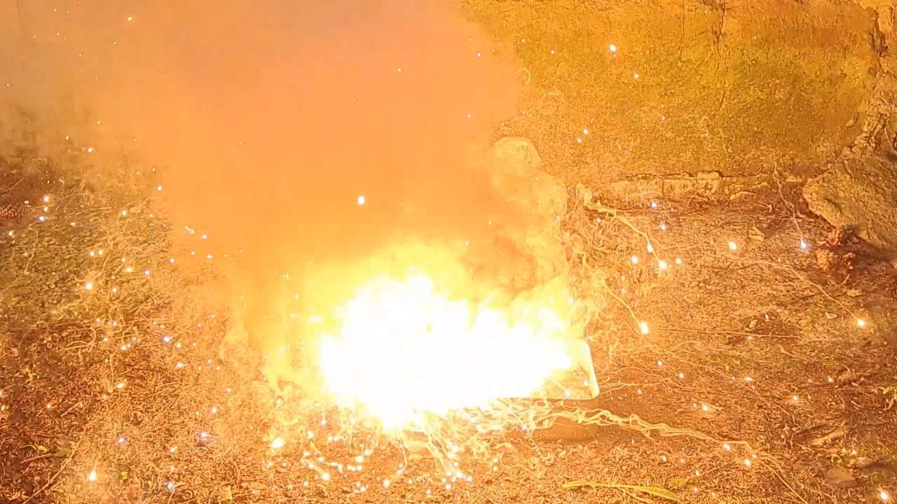 Combustion of Thermite: Iron(II, III) Oxide/Aluminum/Magnesium (Fe3O4/Al/Mg)