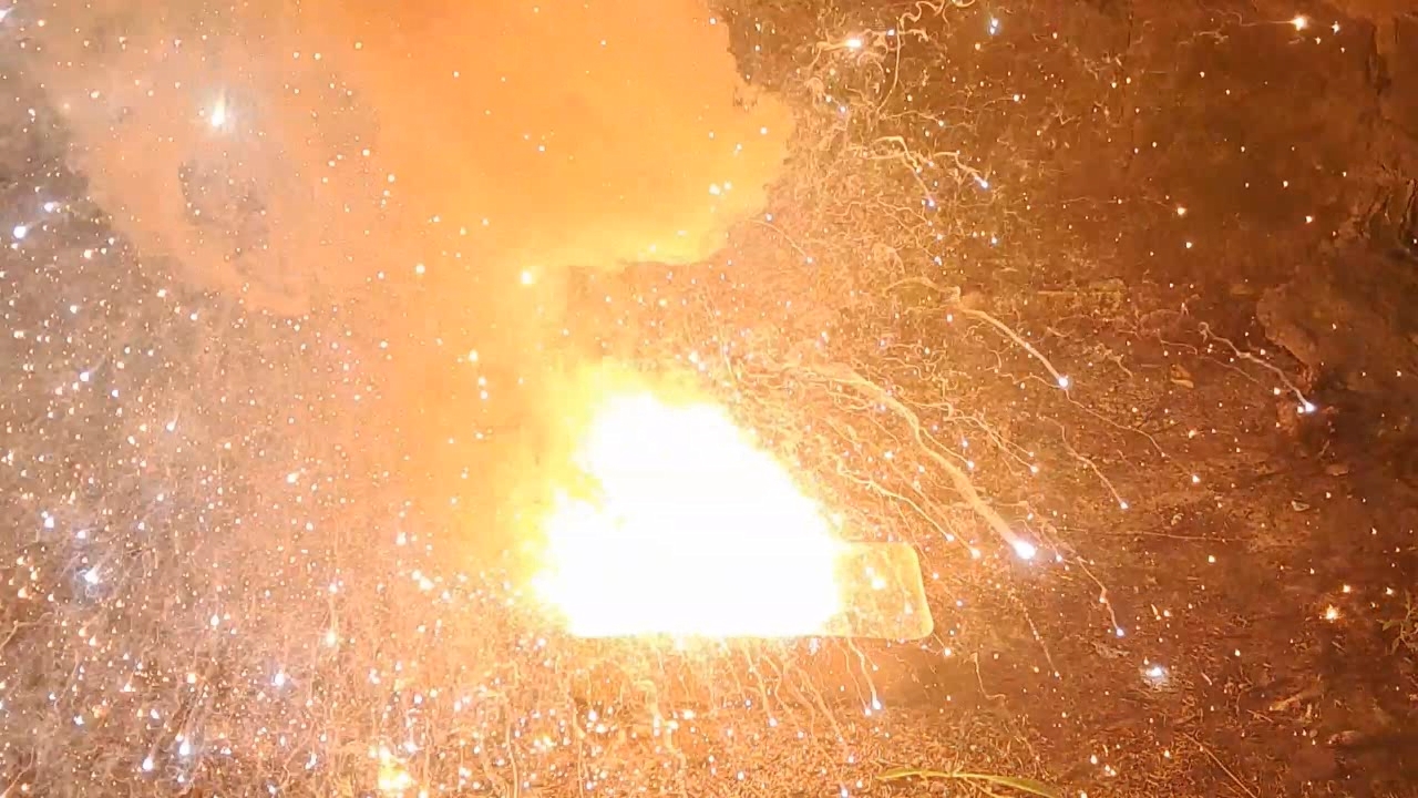 Combustion of Thermite: Iron(II, III) Oxide/Aluminum/Magnesium (Fe3O4/Al/Mg)