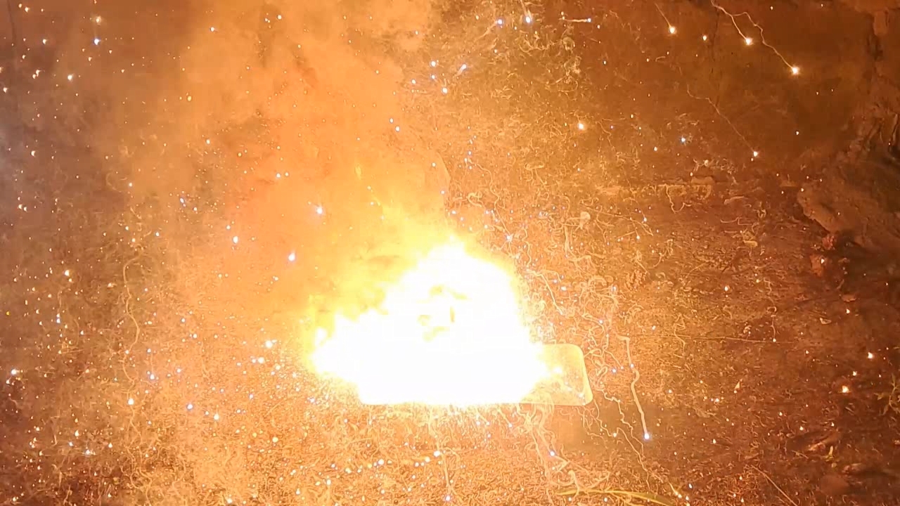 Combustion of Thermite: Iron(II, III) Oxide/Aluminum/Magnesium (Fe3O4/Al/Mg)