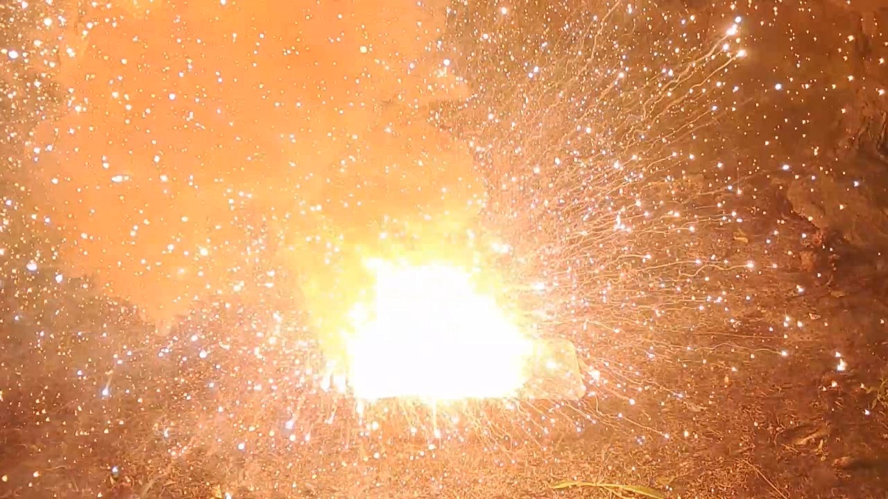 Combustion of Thermite: Iron(II, III) Oxide/Aluminum/Magnesium (Fe3O4/Al/Mg)