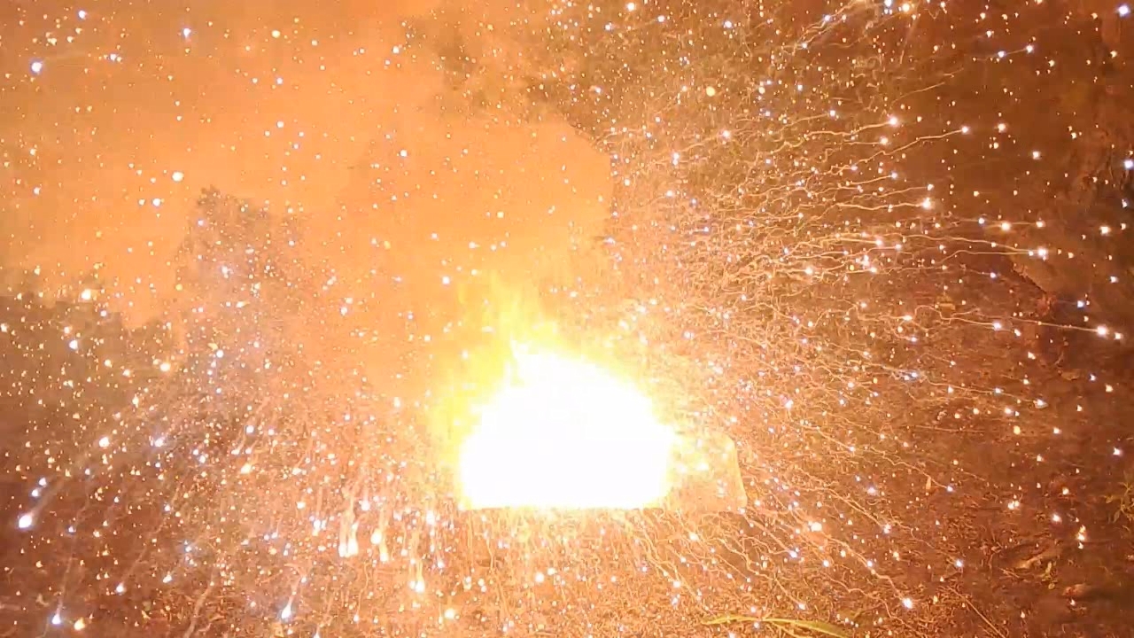 Combustion of Thermite: Iron(II, III) Oxide/Aluminum/Magnesium (Fe3O4/Al/Mg)