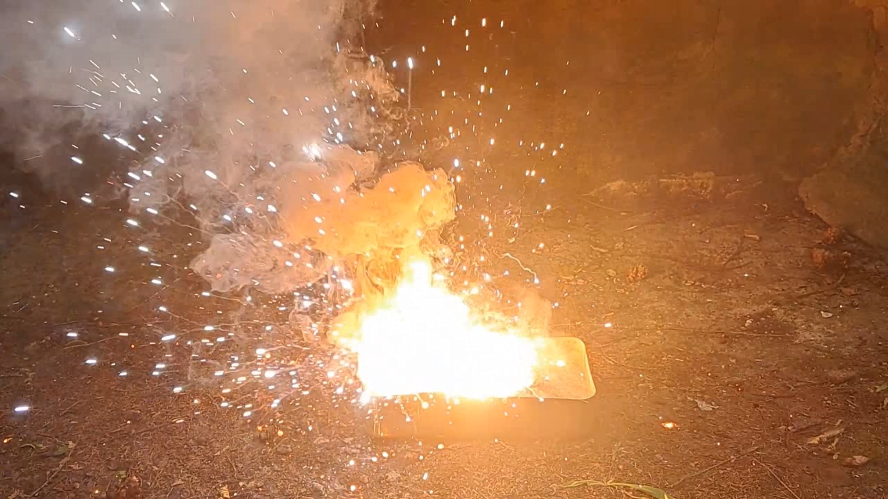 Combustion of Thermite: Iron(II, III) Oxide/Aluminum/Magnesium (Fe3O4/Al/Mg)