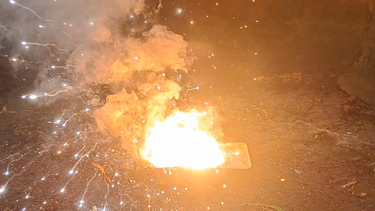 Combustion of Thermite: Iron(II, III) Oxide/Aluminum/Magnesium (Fe3O4/Al/Mg)