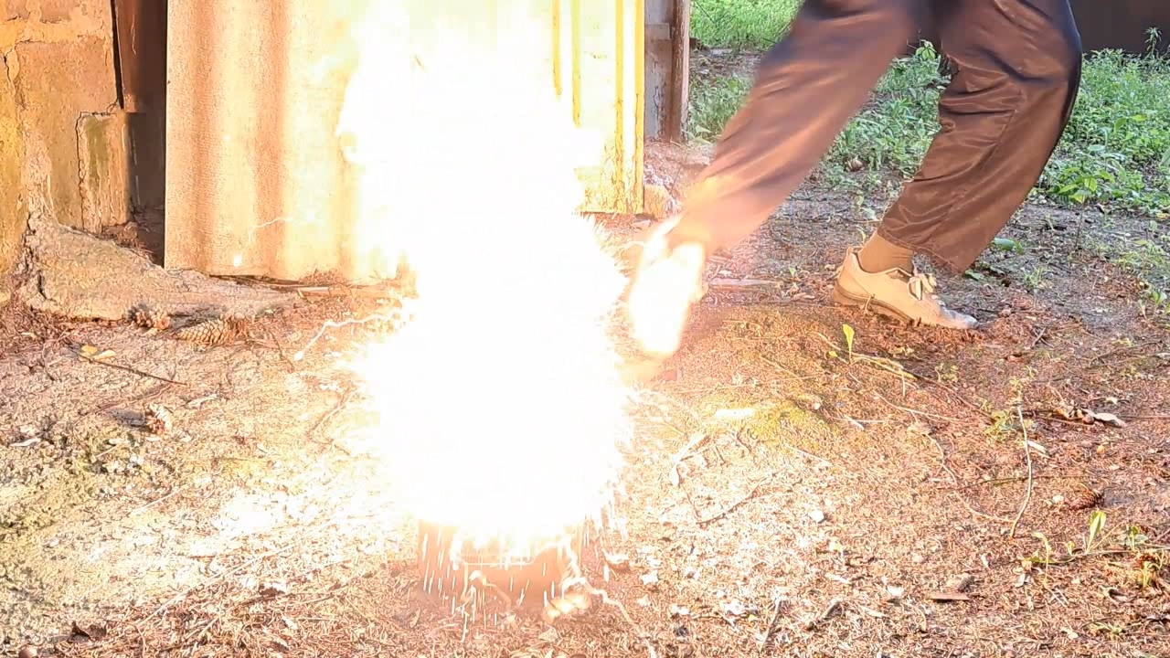 Combustion of Thermite: Iron(II, III) Oxide/Aluminum/Magnesium (Fe3O4/Al/Mg)