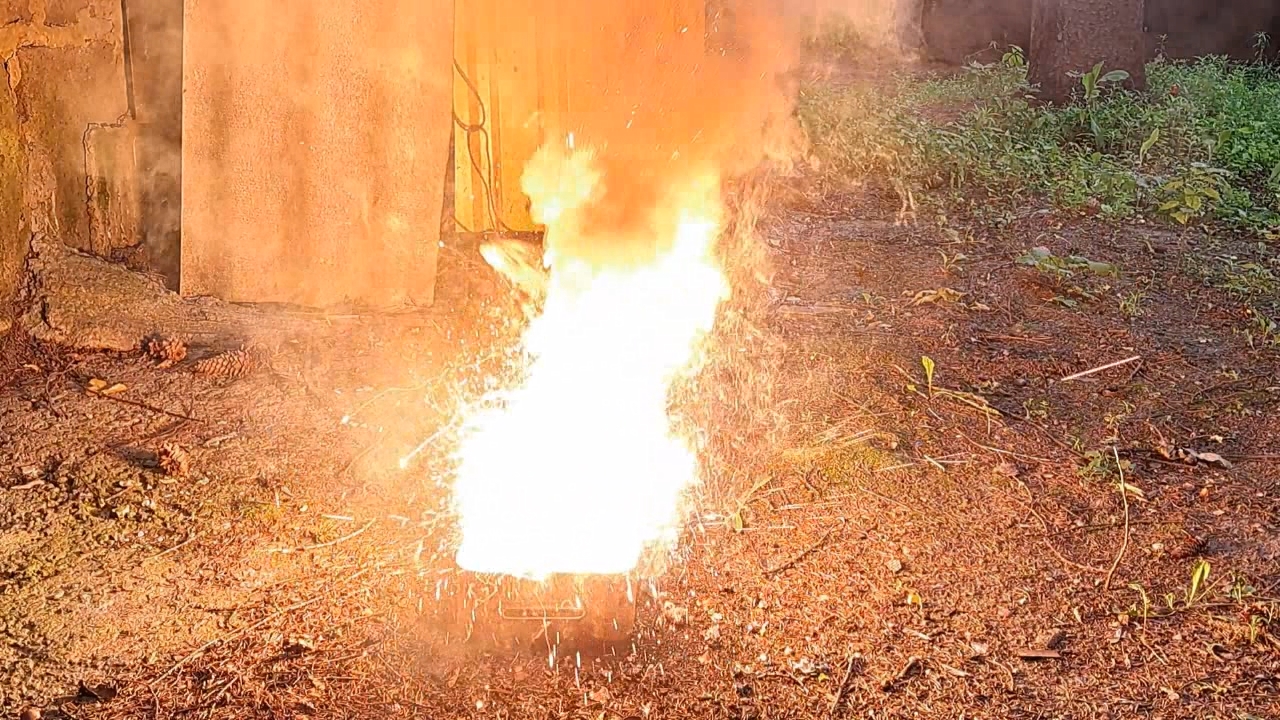 Combustion of Thermite: Iron(II, III) Oxide/Aluminum/Magnesium (Fe3O4/Al/Mg)
