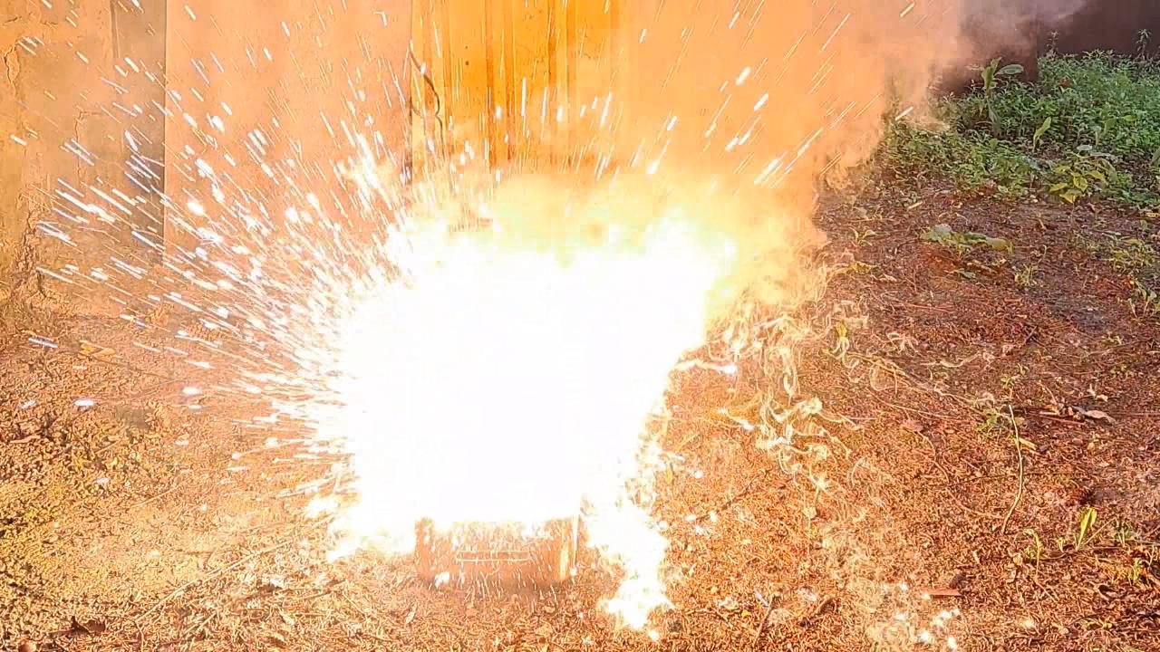 Combustion of Thermite: Iron(II, III) Oxide/Aluminum/Magnesium (Fe3O4/Al/Mg)