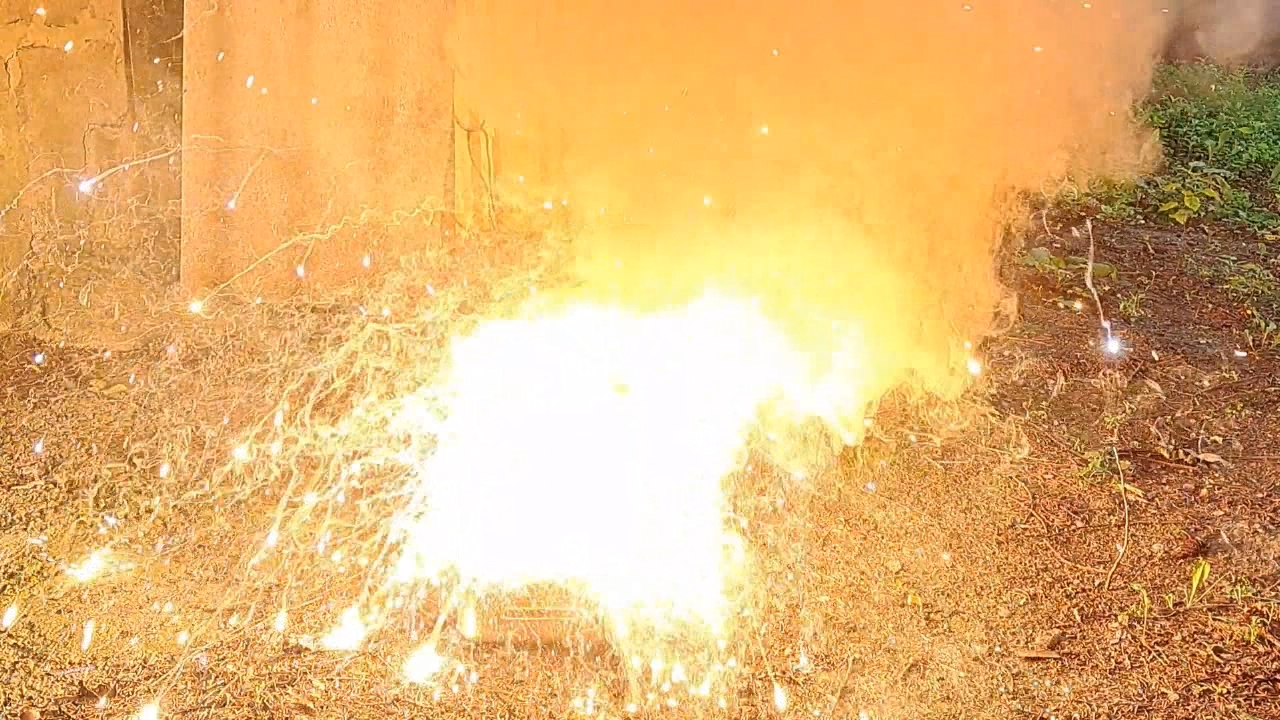 Combustion of Thermite: Iron(II, III) Oxide/Aluminum/Magnesium (Fe3O4/Al/Mg)