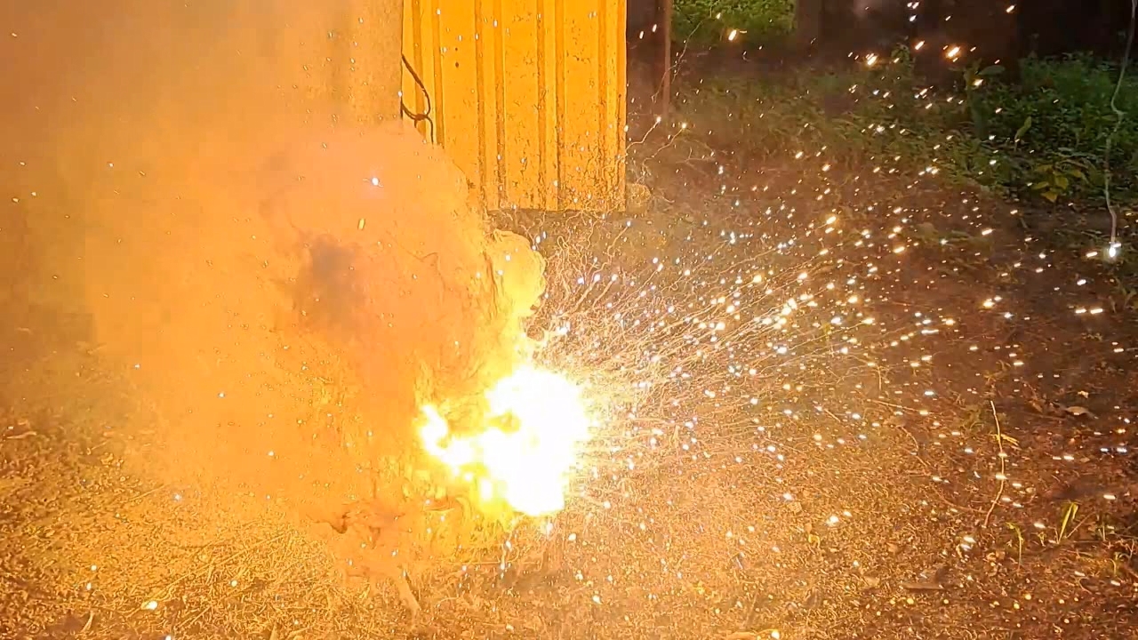 Combustion of Thermite: Iron(II, III) Oxide/Aluminum/Magnesium (Fe3O4/Al/Mg)