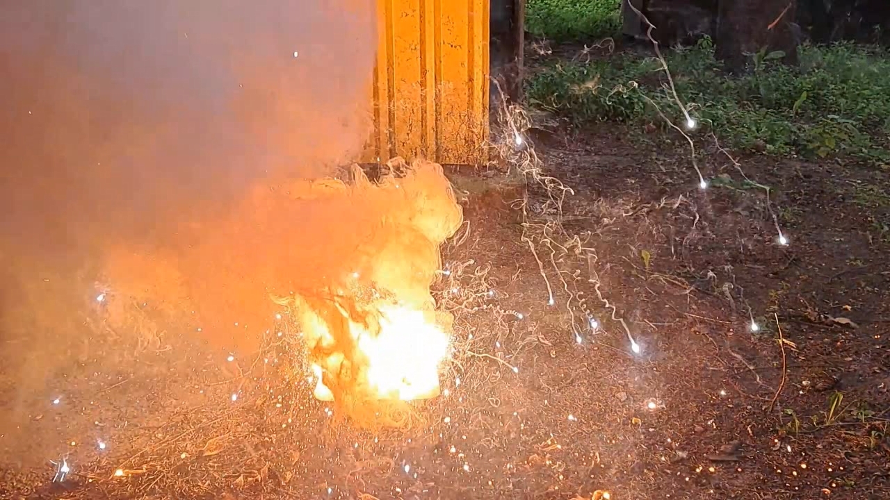 Combustion of Thermite: Iron(II, III) Oxide/Aluminum/Magnesium (Fe3O4/Al/Mg)