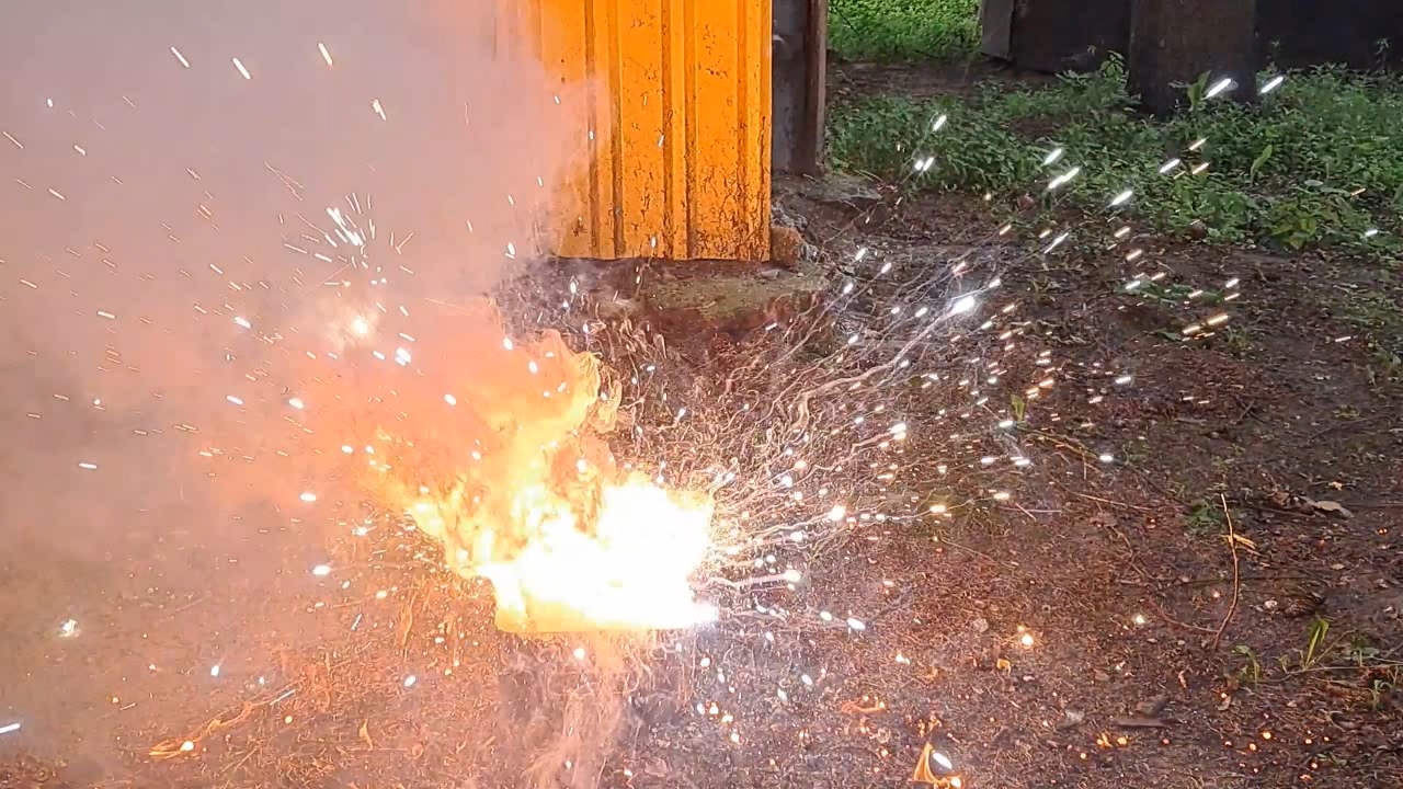 Combustion of Thermite: Iron(II, III) Oxide/Aluminum/Magnesium (Fe3O4/Al/Mg)