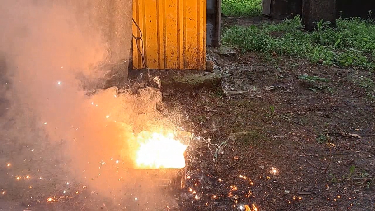 Combustion of Thermite: Iron(II, III) Oxide/Aluminum/Magnesium (Fe3O4/Al/Mg)