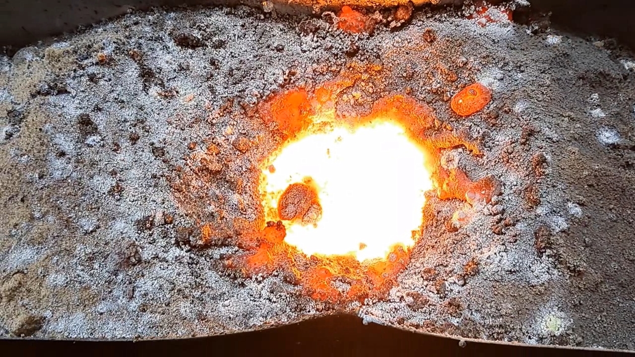 Combustion of Thermite: Iron(II, III) Oxide/Aluminum/Magnesium (Fe3O4/Al/Mg)