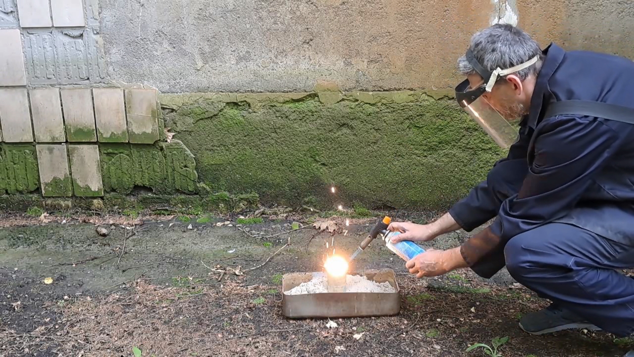 Combustion of Thermite: Iron(II, III) Oxide/Aluminum/Magnesium (Fe3O4/Al/Mg)