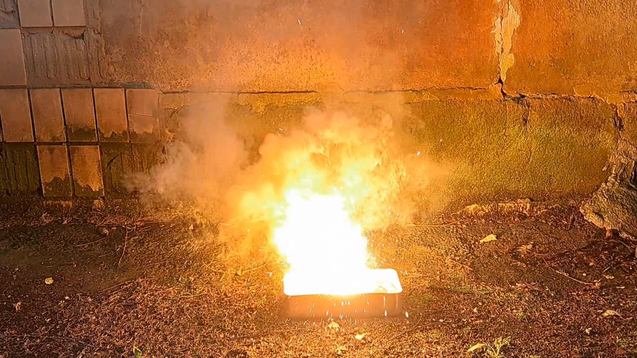 Combustion of Thermite: Iron(II, III) Oxide/Aluminum/Magnesium (Fe3O4/Al/Mg)