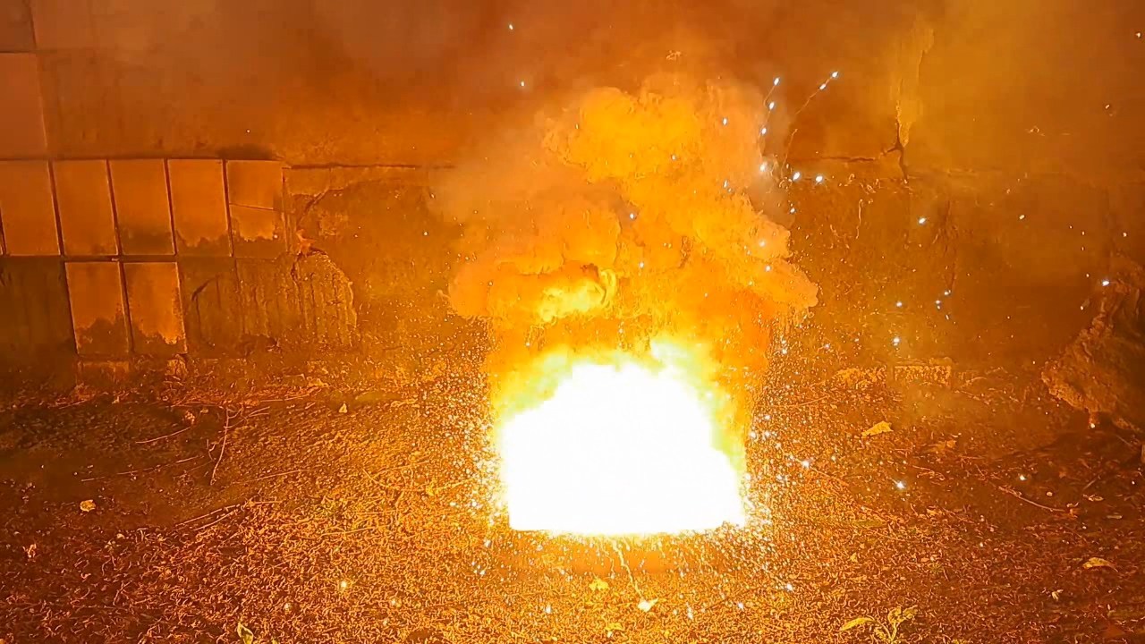 Combustion of Thermite: Iron(II, III) Oxide/Aluminum/Magnesium (Fe3O4/Al/Mg)