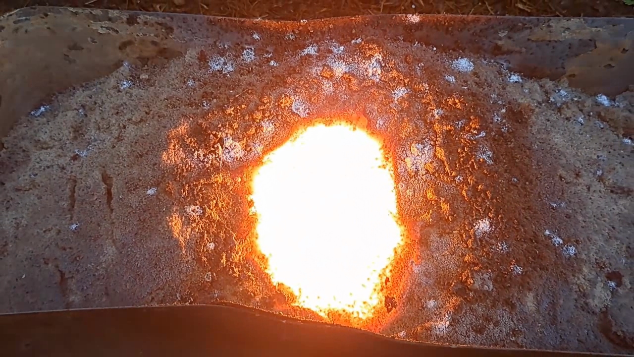 Combustion of Thermite: Iron(II, III) Oxide/Aluminum/Magnesium (Fe3O4/Al/Mg)