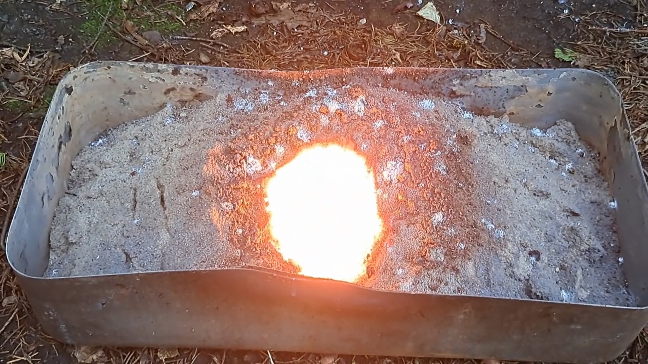 Combustion of Thermite: Iron(II, III) Oxide/Aluminum/Magnesium (Fe3O4/Al/Mg)
