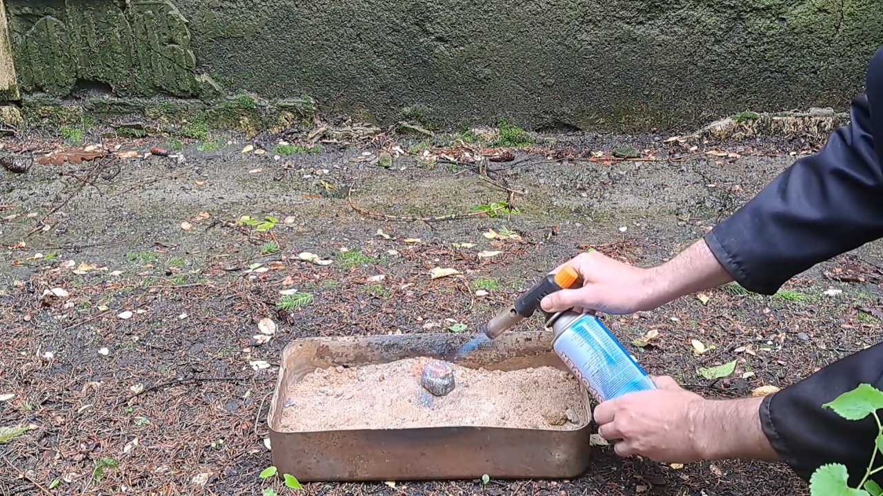 ''Molded Thermite'': Iron (II, III) Oxide, Calcium Sulfate, Aluminum, and Water (Fe3O4/CaSO4/Al/H2O)
